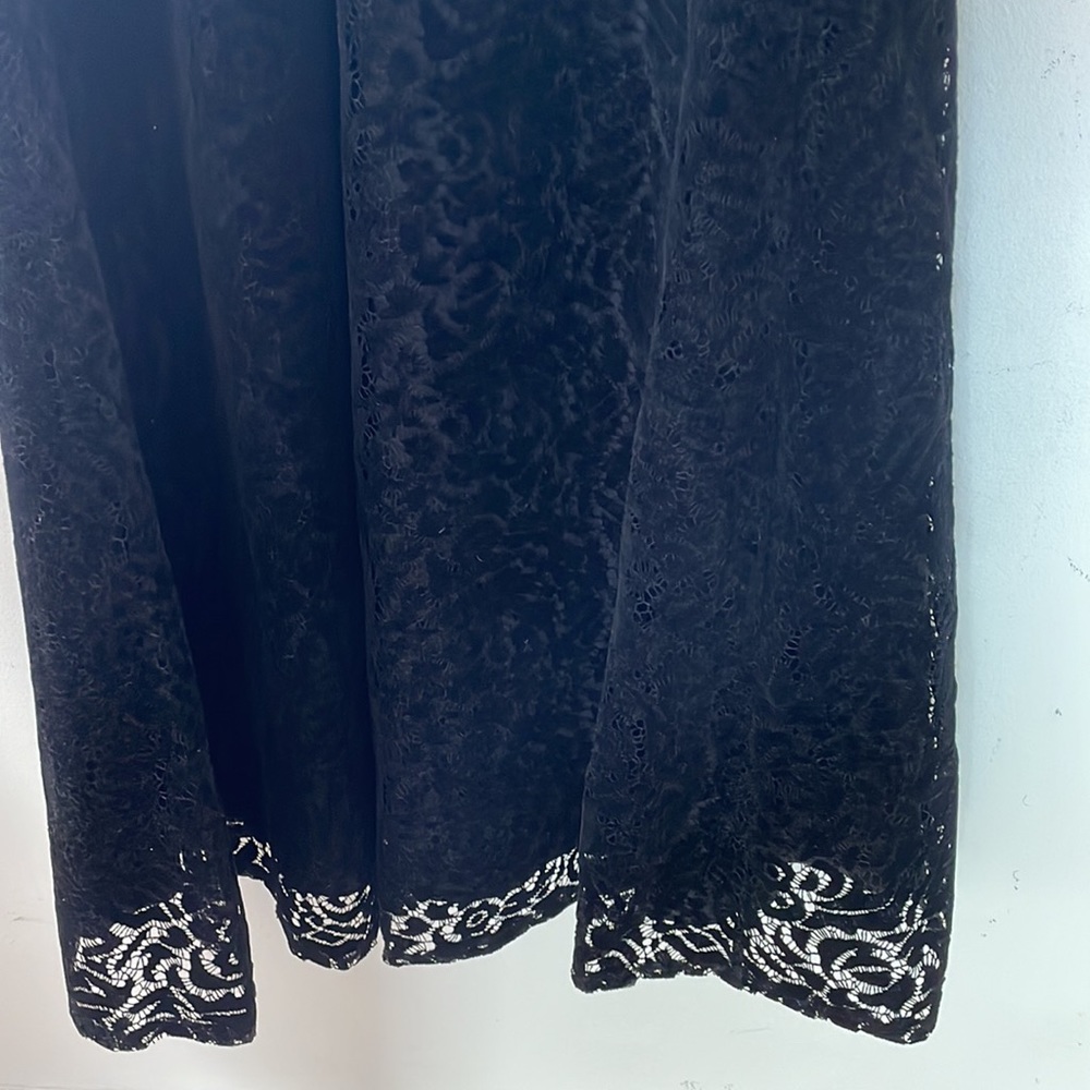 Nicole Miller Collection Gown - Picture 10 of 12